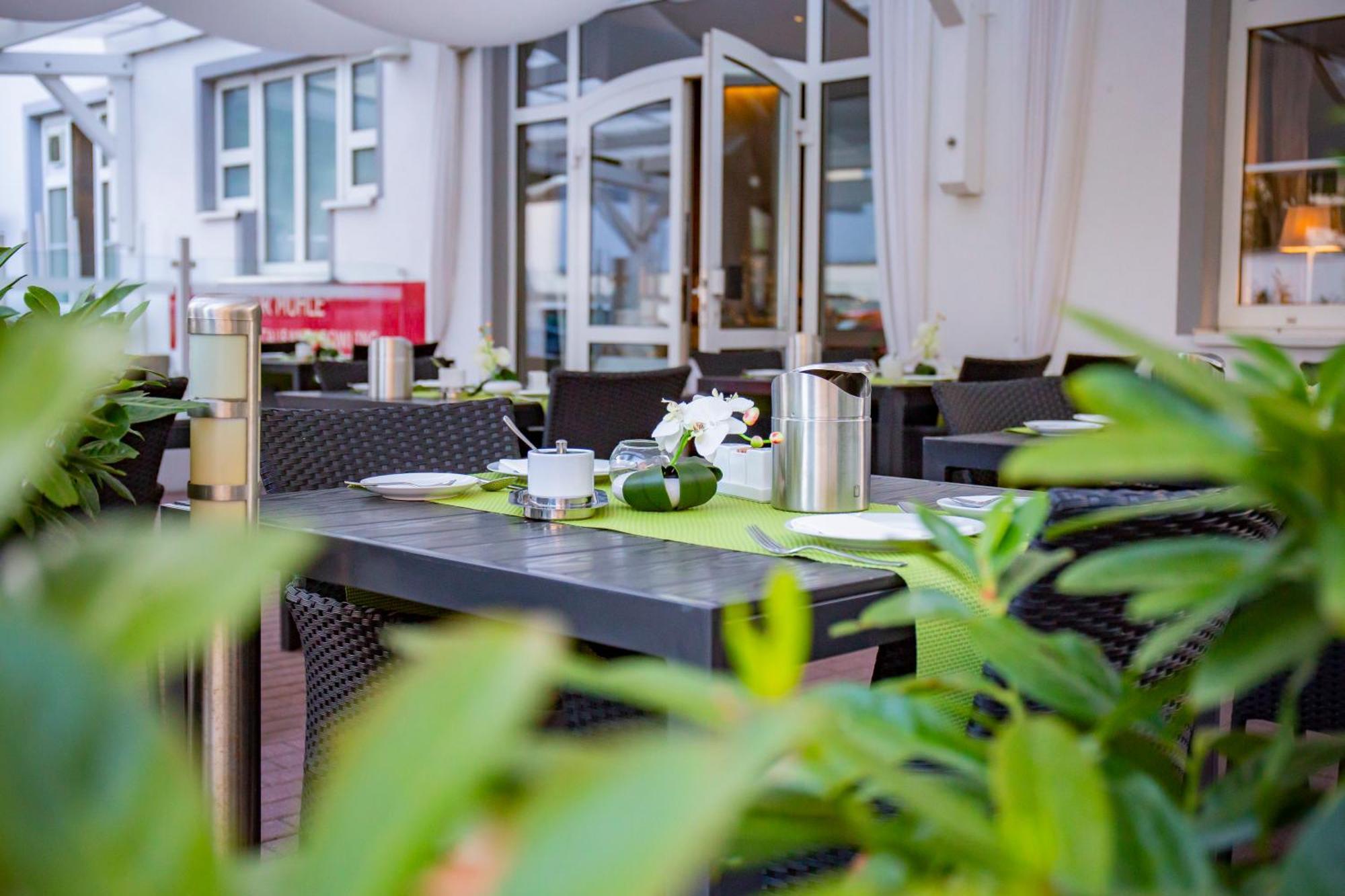 Aparthotel "Am Fliess" Хойерсверда Экстерьер фото